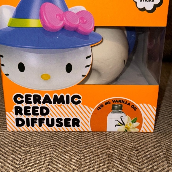 NWT Hello Kitty Ceramic Reed Diffuser, Diffuser Sticks /Oil, Halloween seasonal - Picture 7 of 7